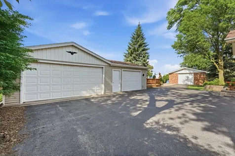 24 West 168th Street South Holland IL 60473