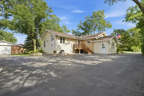 24 West 168th Street South Holland IL 60473
