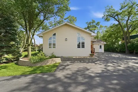 24 West 168th Street South Holland IL 60473