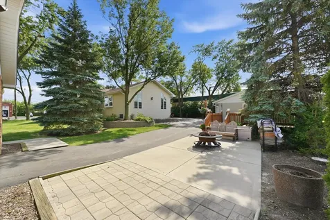 24 West 168th Street South Holland IL 60473