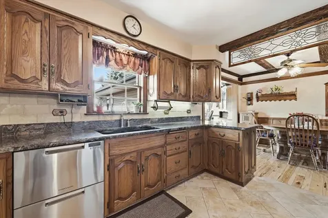24 West 168th Street South Holland IL 60473