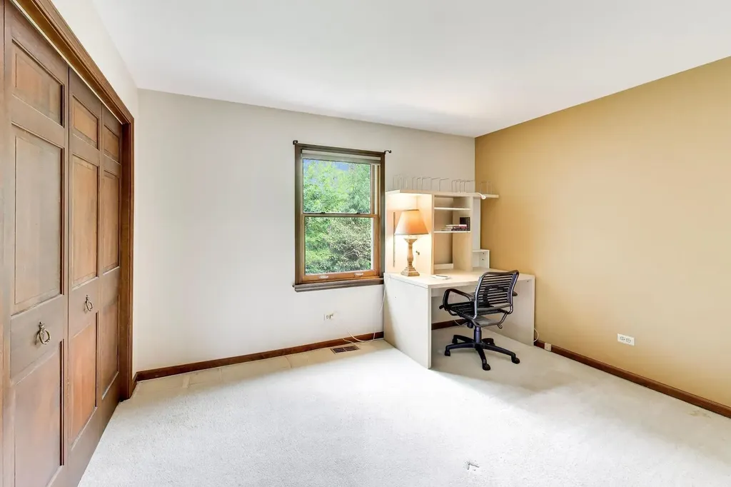 2302 Lisa Court Rolling Meadows IL 60067