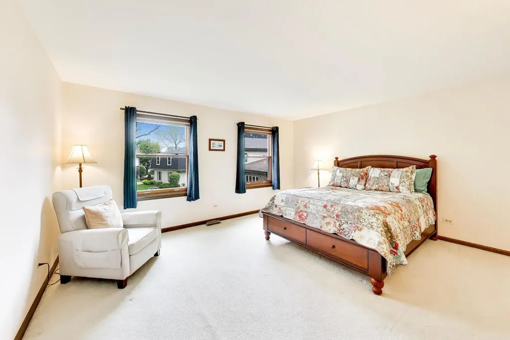 2302 Lisa Court Rolling Meadows IL 60067