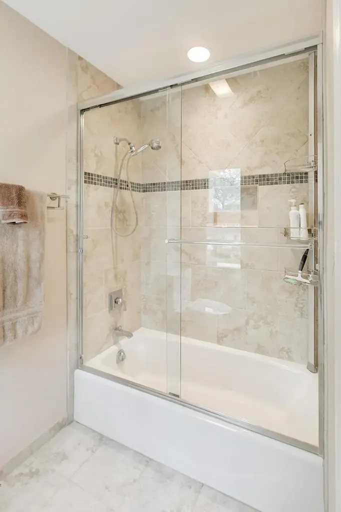 2302 Lisa Court Rolling Meadows IL 60067