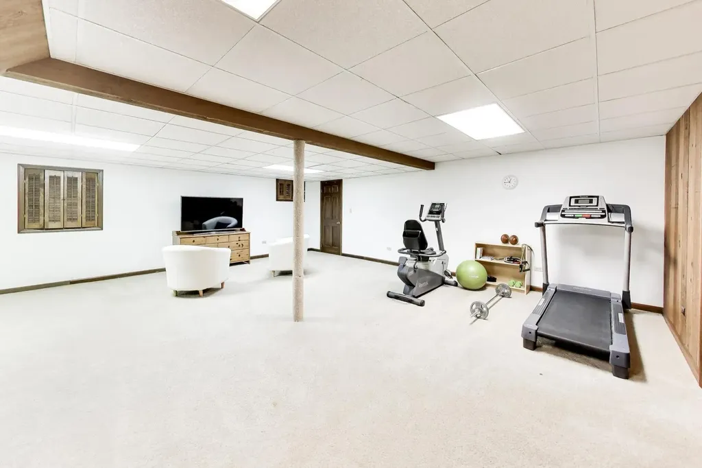 2302 Lisa Court Rolling Meadows IL 60067