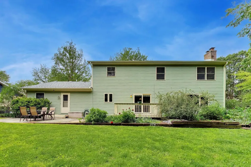 2302 Lisa Court Rolling Meadows IL 60067