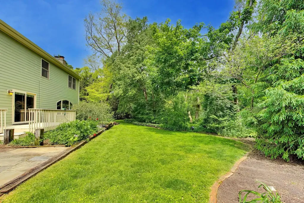 2302 Lisa Court Rolling Meadows IL 60067