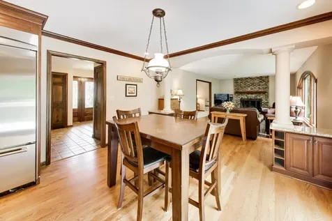 2302 Lisa Court Rolling Meadows IL 60067