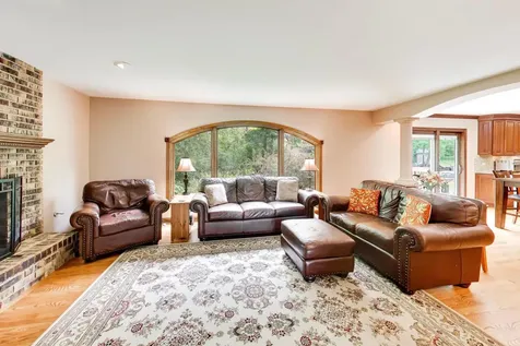 2302 Lisa Court Rolling Meadows IL 60067