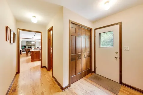 2302 Lisa Court Rolling Meadows IL 60067