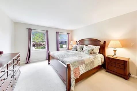 2302 Lisa Court Rolling Meadows IL 60067