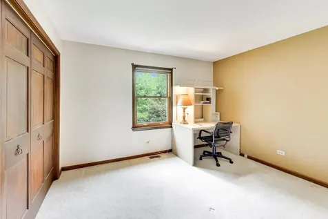 2302 Lisa Court Rolling Meadows IL 60067