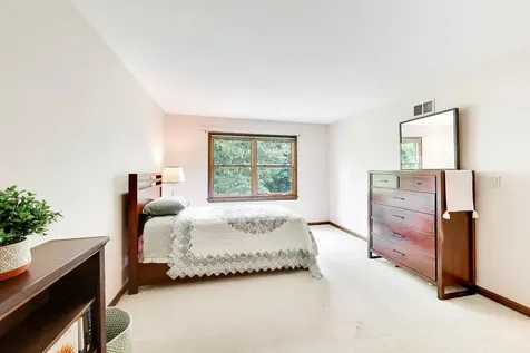 2302 Lisa Court Rolling Meadows IL 60067