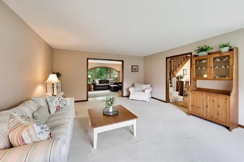2302 Lisa Court Rolling Meadows IL 60067