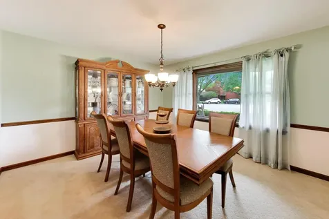 2302 Lisa Court Rolling Meadows IL 60067
