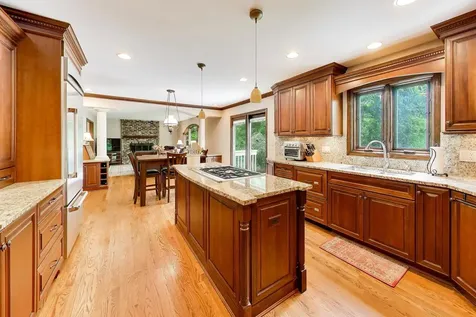 2302 Lisa Court Rolling Meadows IL 60067