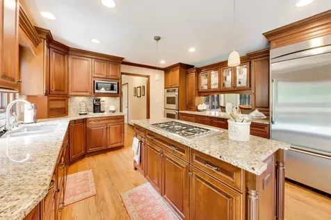 2302 Lisa Court Rolling Meadows IL 60067