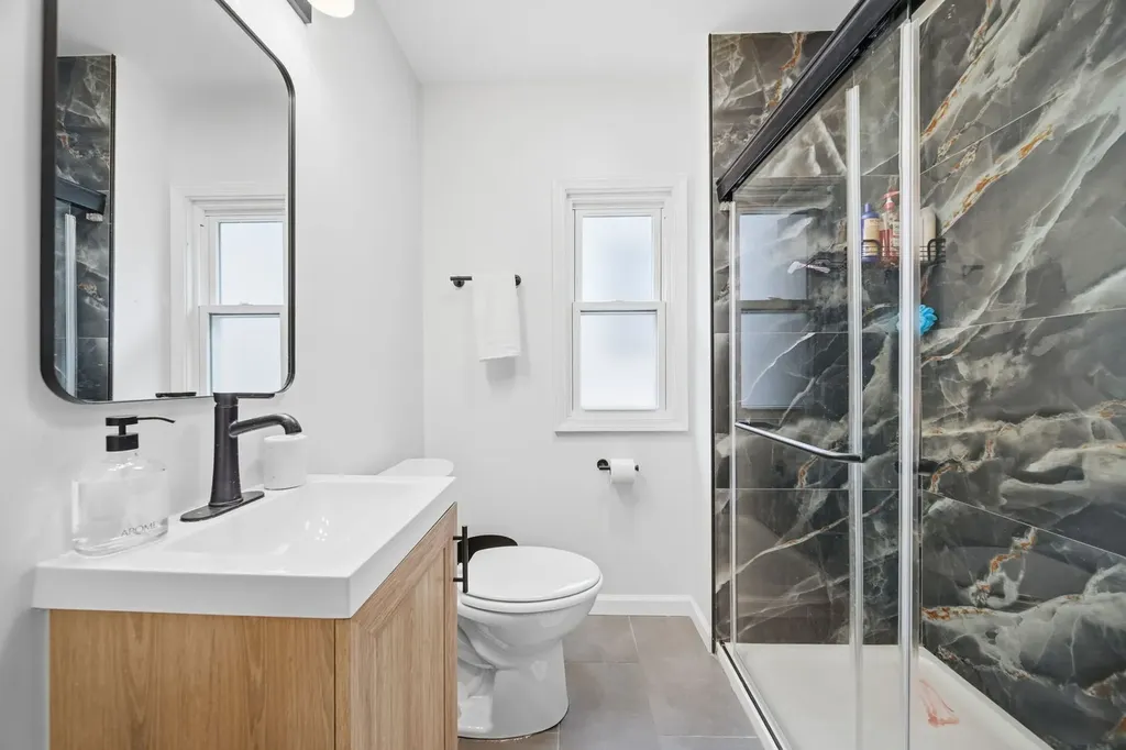 13009 Chicago Street Blue Island IL 60406