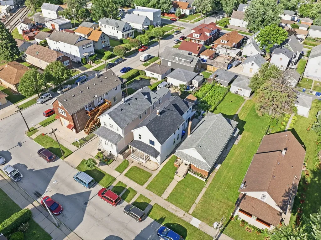 13009 Chicago Street Blue Island IL 60406