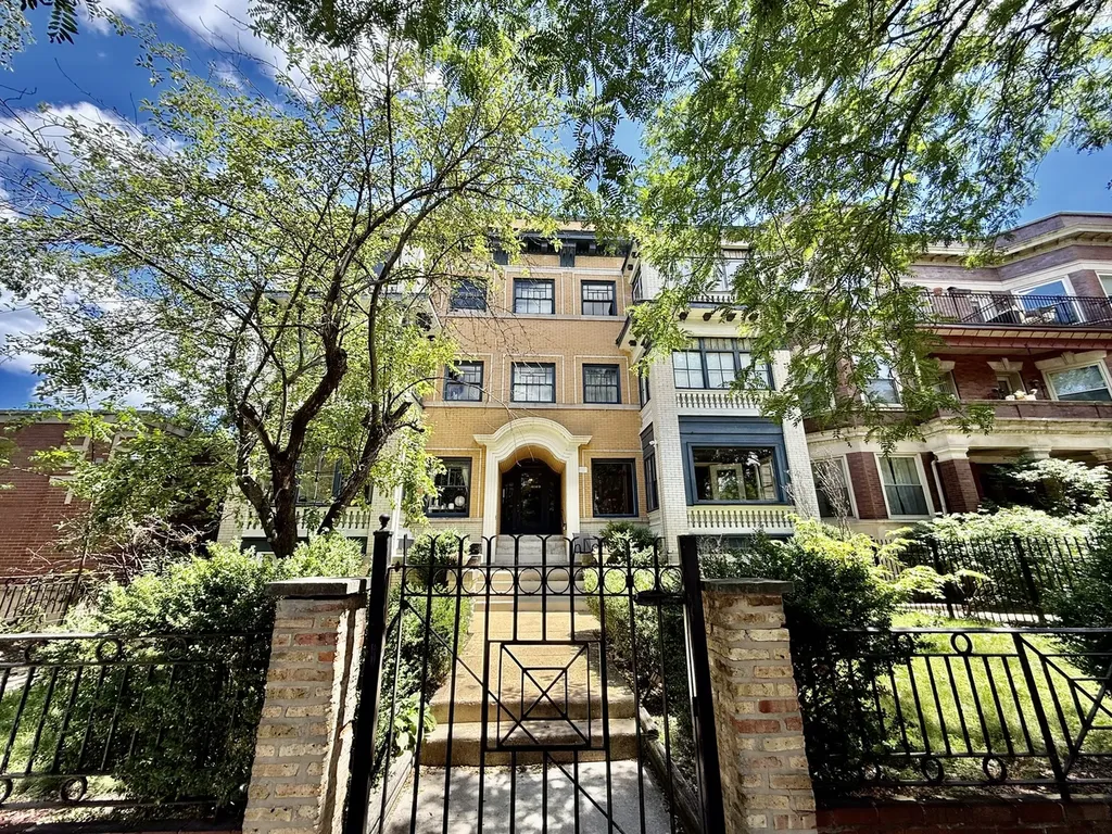 4149 North Sheridan Road Chicago IL 60613