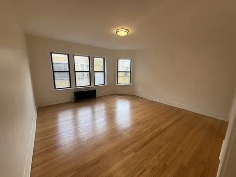 7353 North Damen Avenue Chicago IL 60645