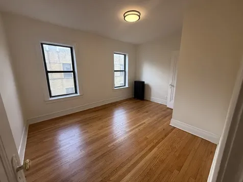 7353 North Damen Avenue Chicago IL 60645