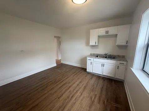 7353 North Damen Avenue Chicago IL 60645