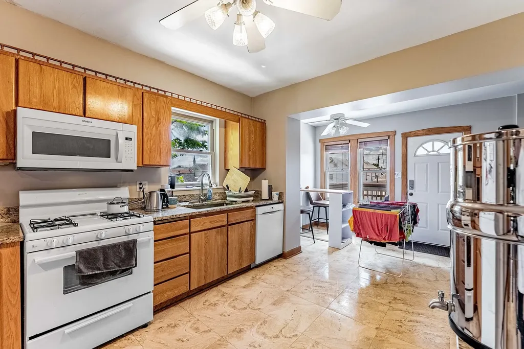 2844 South Throop Street Chicago IL 60608