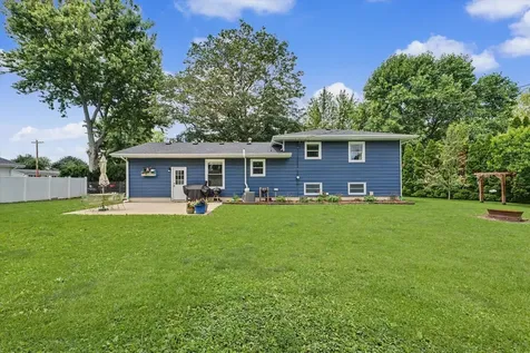 210 Brookview Drive Farmer City IL 61842