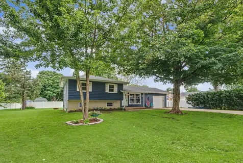 210 Brookview Drive Farmer City IL 61842