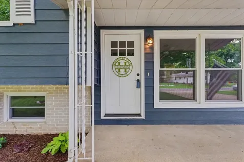 210 Brookview Drive Farmer City IL 61842