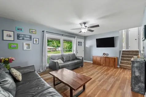 210 Brookview Drive Farmer City IL 61842