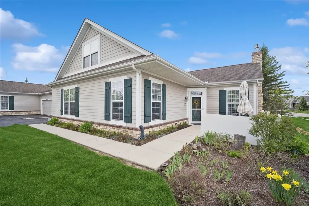 640 Schumann Street Woodstock IL 60098