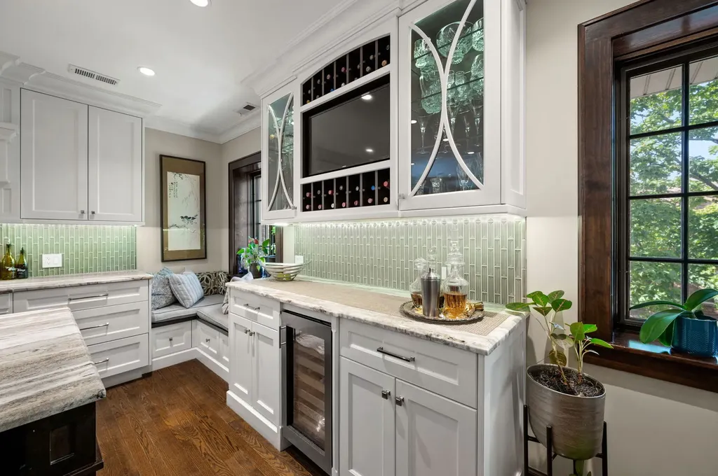 1705 West Leland Avenue Chicago IL 60640