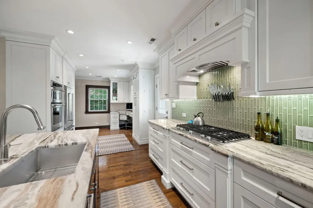 1705 West Leland Avenue Chicago IL 60640