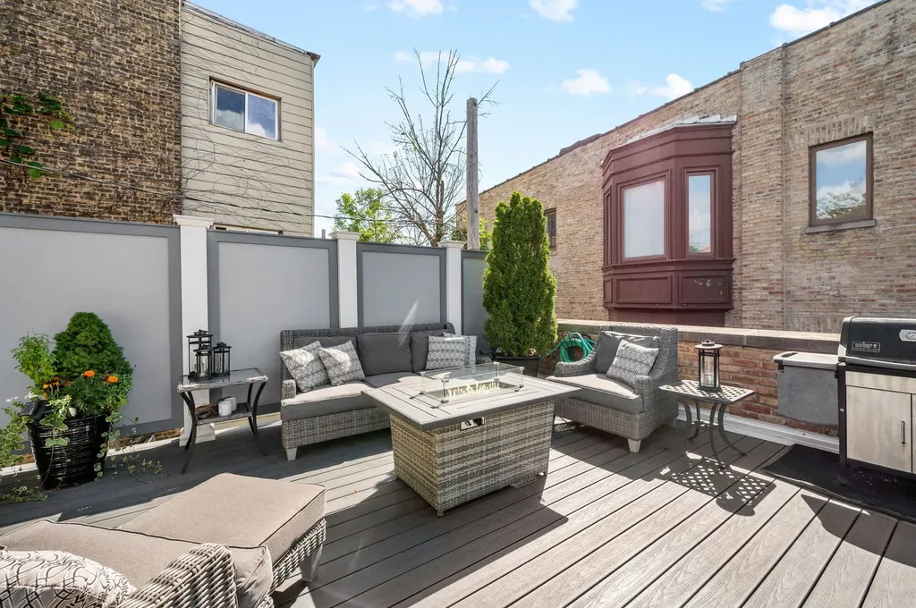 1705 West Leland Avenue Chicago IL 60640