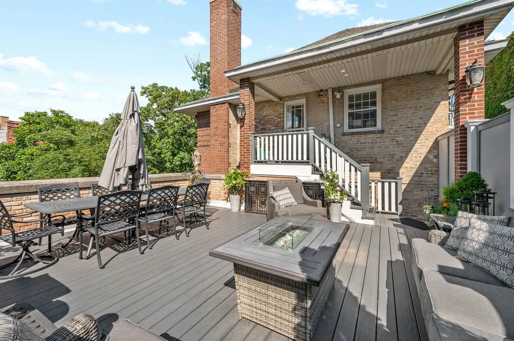 1705 West Leland Avenue Chicago IL 60640