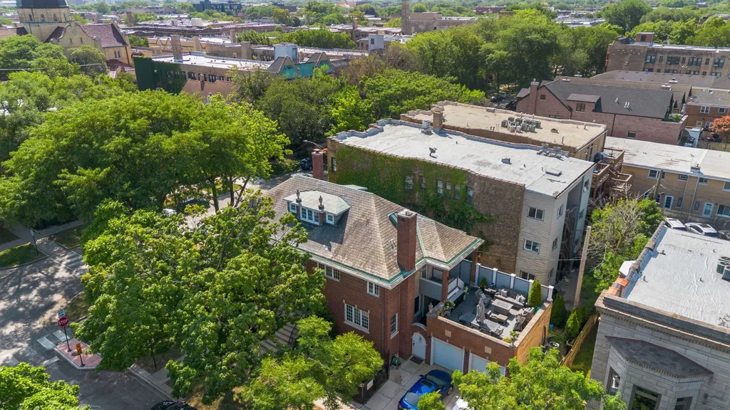 1705 West Leland Avenue Chicago IL 60640