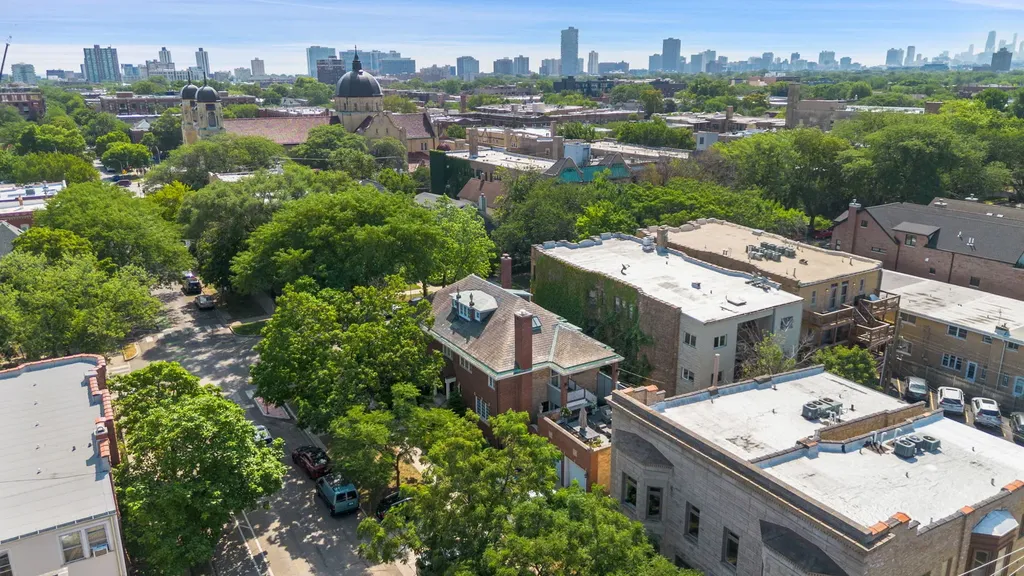 1705 West Leland Avenue Chicago IL 60640
