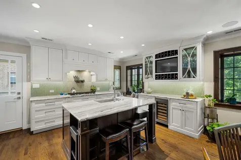 1705 West Leland Avenue Chicago IL 60640