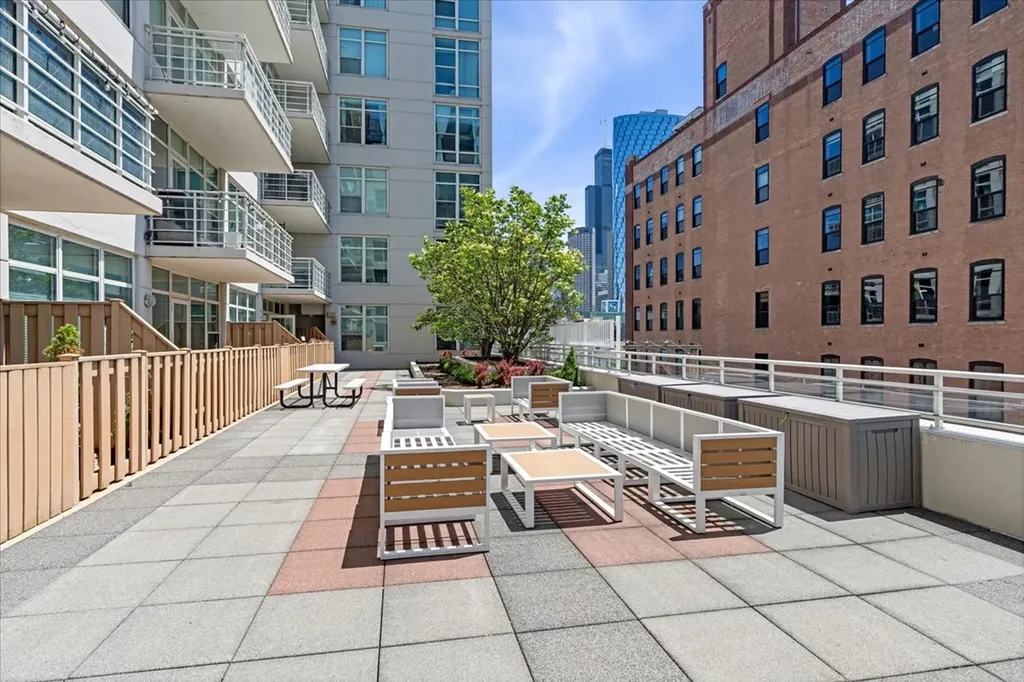 909 West Washington Boulevard Chicago IL 60607