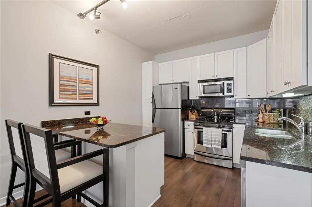 909 West Washington Boulevard Chicago IL 60607