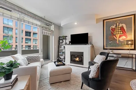 909 West Washington Boulevard Chicago IL 60607