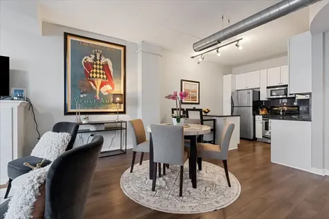 909 West Washington Boulevard Chicago IL 60607