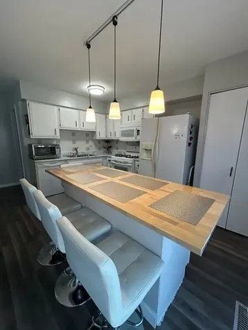 1929 Whitingham Lane Hoffman Estates IL 60169