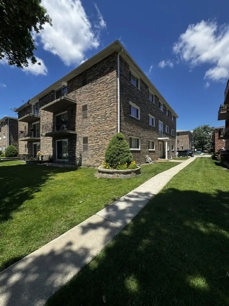 5846 West 77th Street Burbank IL 60459