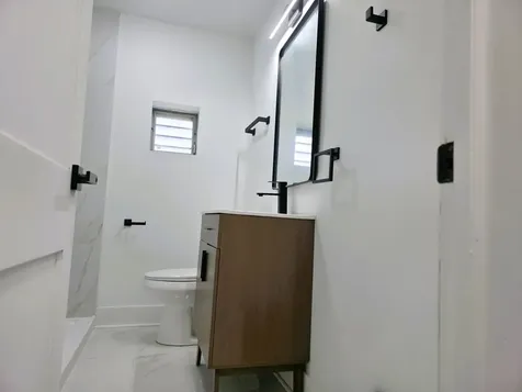 10055 South Oglesby Avenue Chicago IL 60617