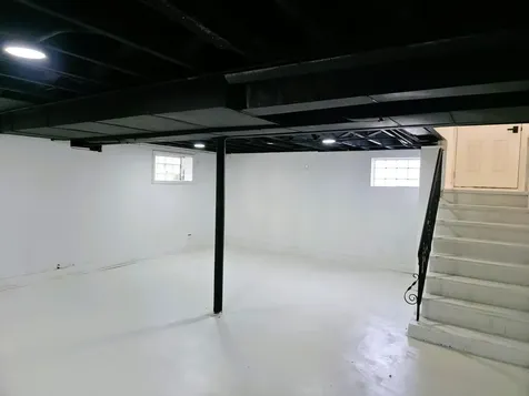 10055 South Oglesby Avenue Chicago IL 60617