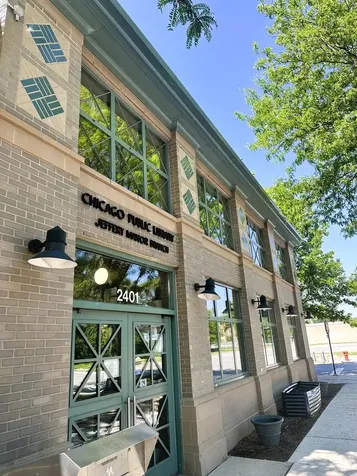 10055 South Oglesby Avenue Chicago IL 60617