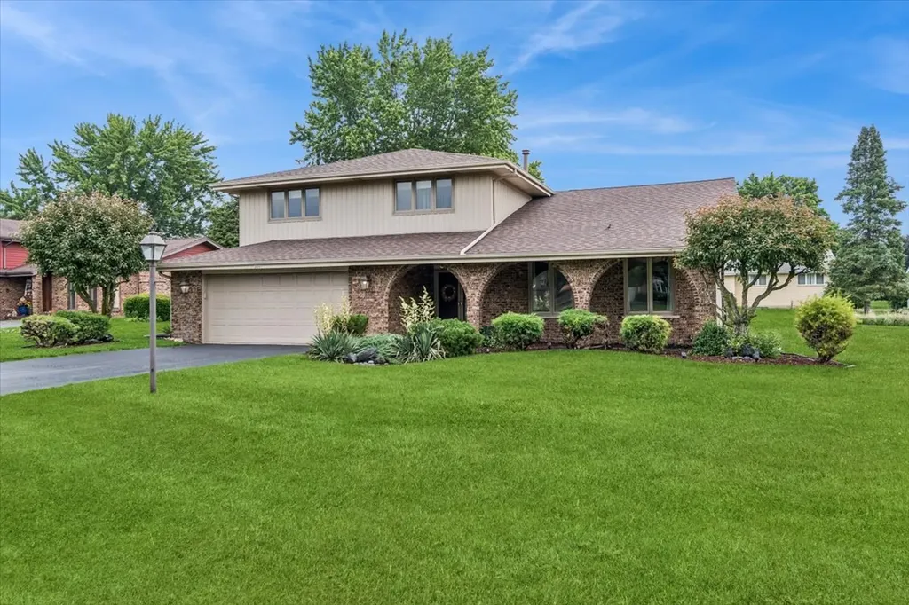 350 Essex Lane New Lenox IL 60451
